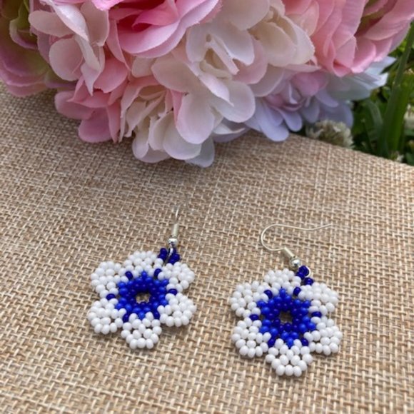 Seed beaded drop flowers - Picture 4 of 6